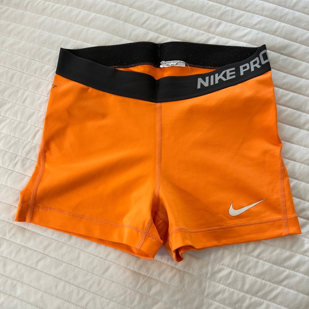 Nike Pros Shorts 3-inch Nike Pro Womens size M ( Medium ) athletic Nike shorts